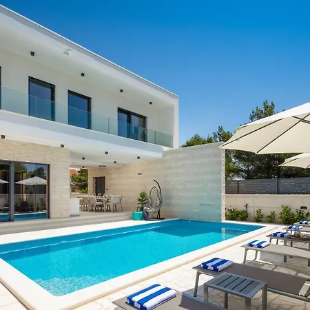 Villa Dm
